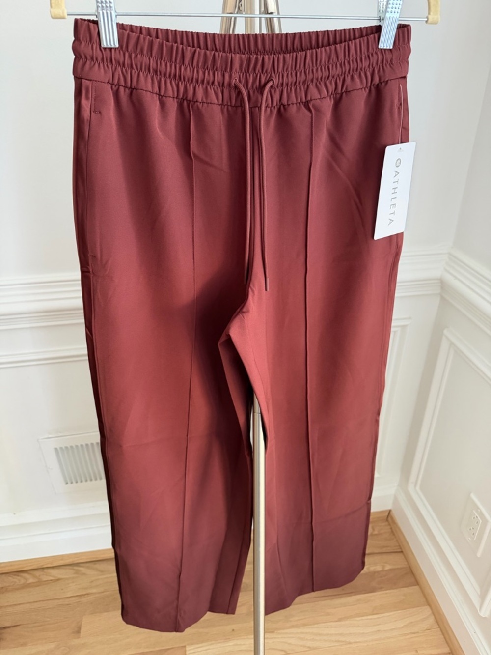NWT Athleta Endeavor High Rise Relaxed Pants Cherrywood Size XS - Picture 4 of 10